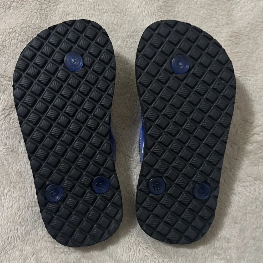 Bundle of 3️⃣ Kids Shoes Size 8